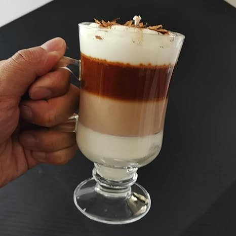 Skeletia Vela aromática Capuchino. Cera de soya, vegana. Taza de capuchino. Hecha a mano. Artesanal. Vela decorativa. Relajación. Aromaterapia. Aroma a café capuchino.